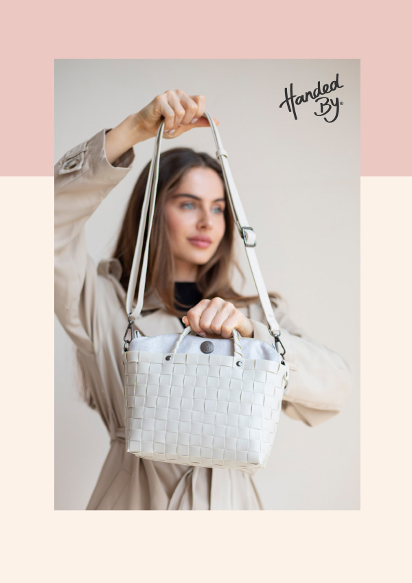 Handed By�J�^���O